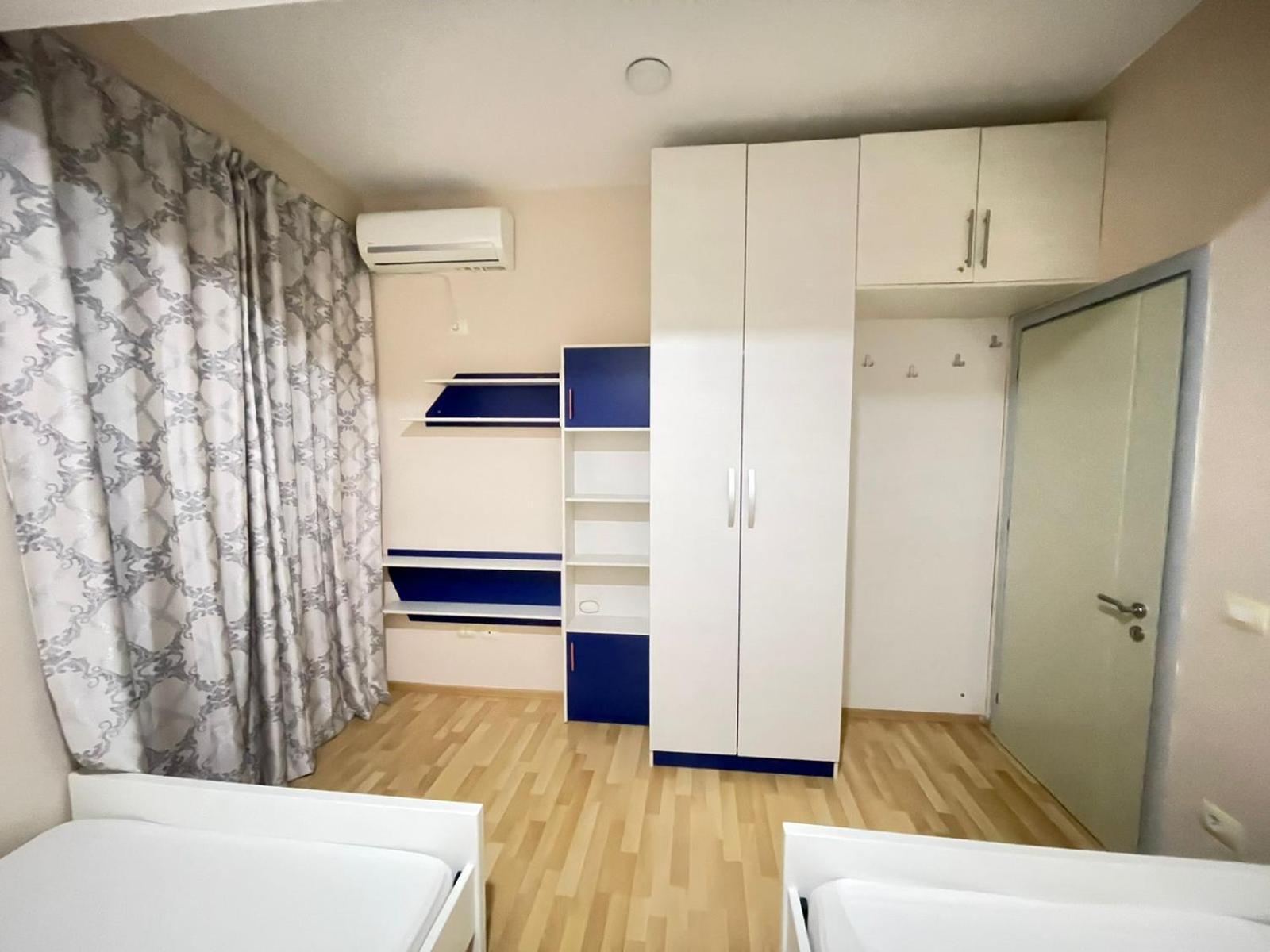 Apartament Xhemi's *