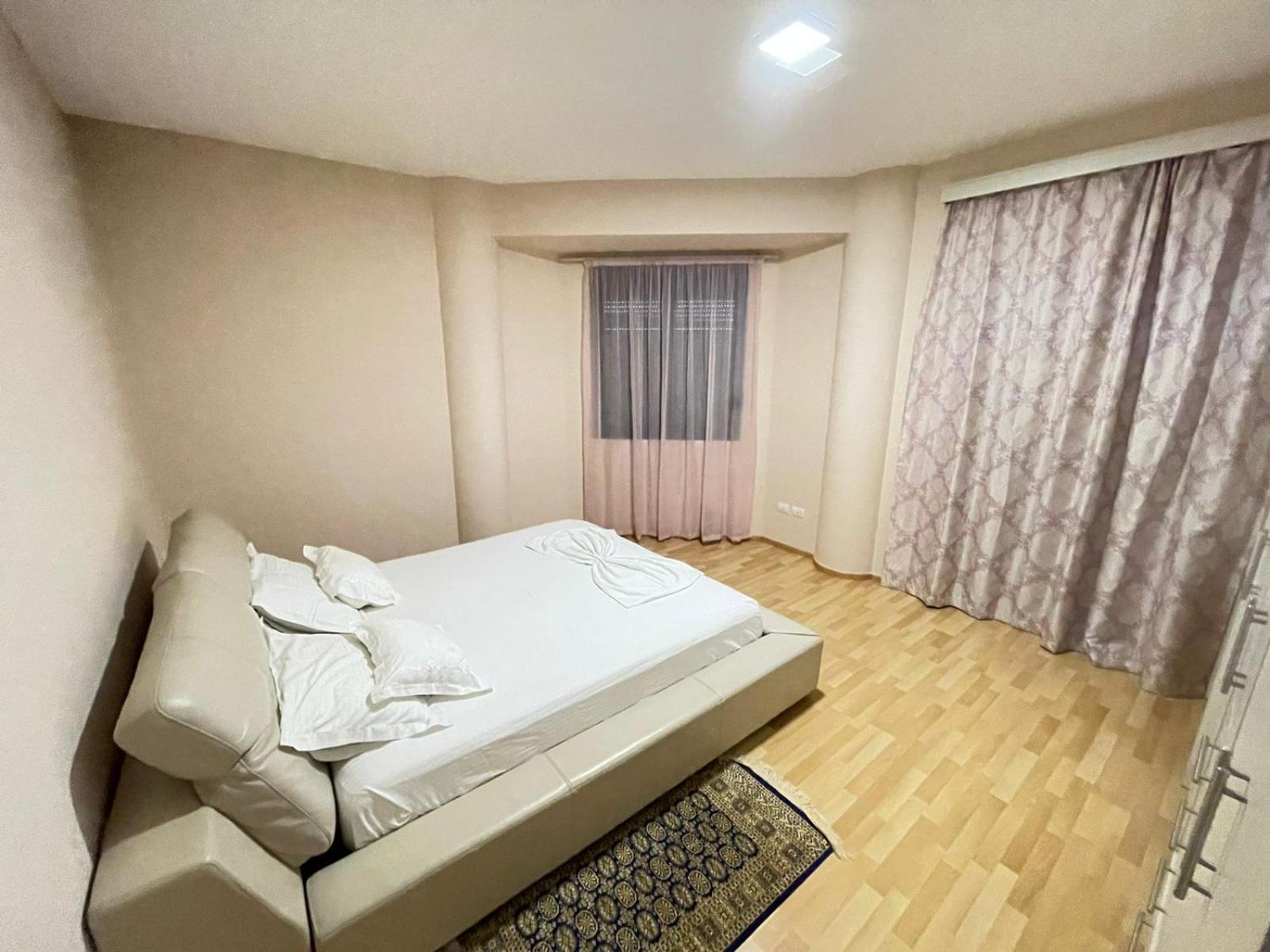 Apartament Xhemi's